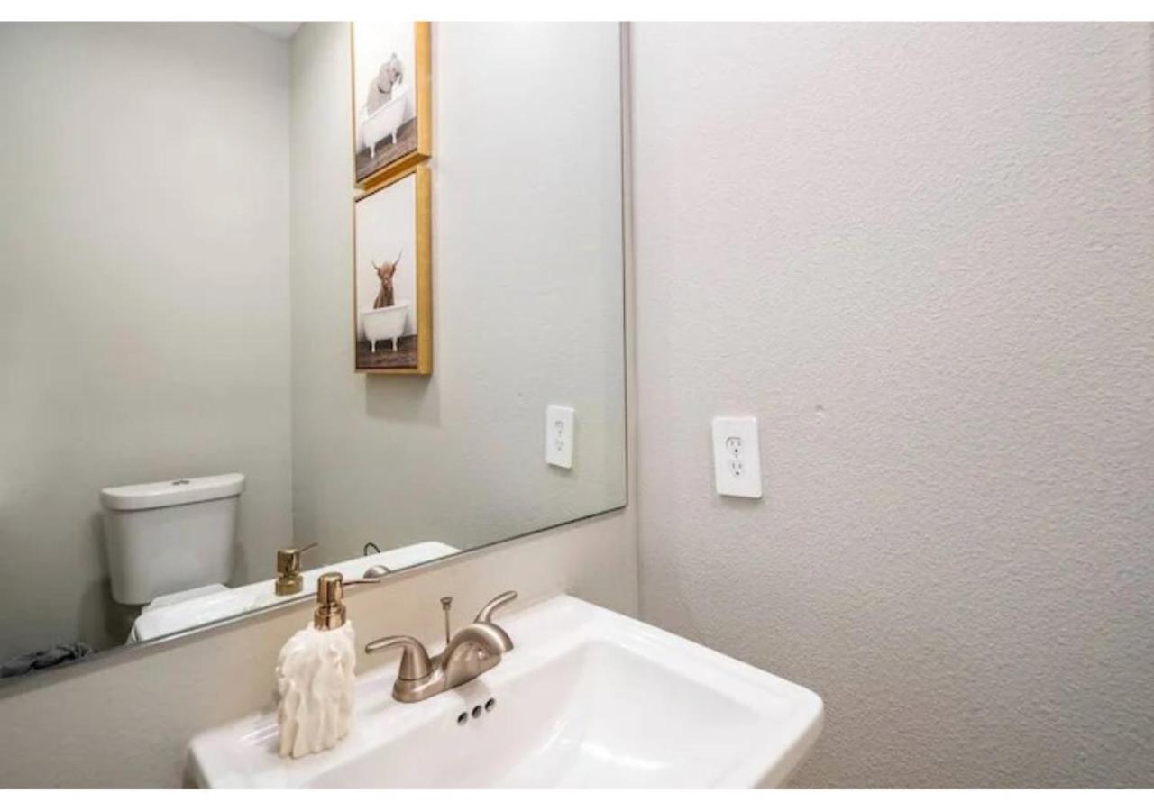 Spacious 3 Bed House Near Md Anderson With Free Parking & Wi-Fi Х'юстон Екстер'єр фото